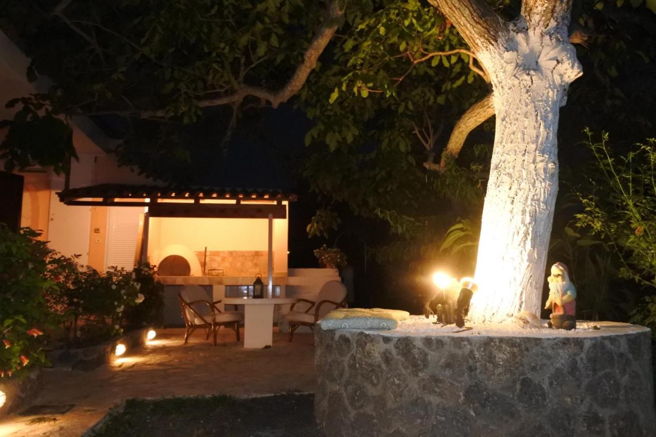 Mina'S Serene Garden House Kontokali Exterior photo